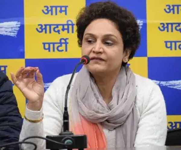 वीरेंद्र सहवाग की बहन आप में शामिल